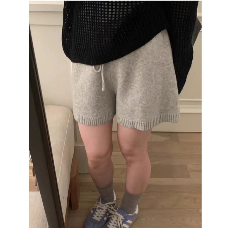 Gray wool knitted shorts